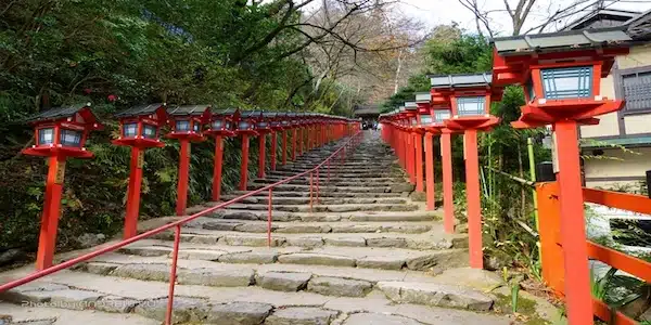 Kibune escalera