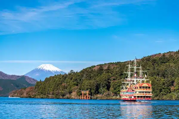 fotos de barco pirata hakone